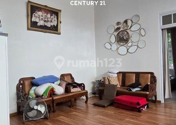 Quick Sale House in Strategic Location Within Ta 16423 Complex 2