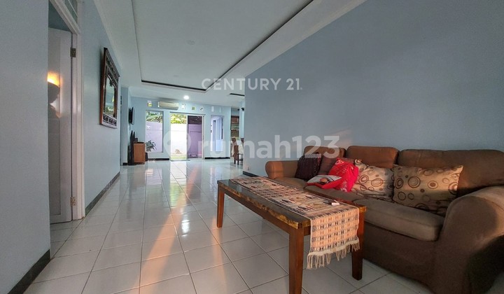 Rumah 1 Lantai Sangat Terawat Lokasi Strategis Dekat UT  DR16674