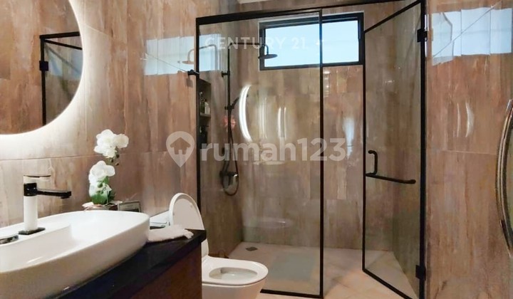 Rumah Estetik 2 Lantai di Sektor 8 Gb 17662 2