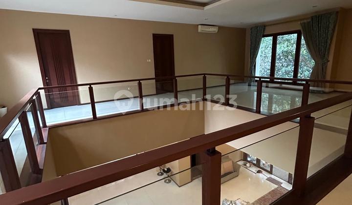 Rumah HOT SALE 2 Lantai di Cluster Senayan Bintaro Sektor 9 UT-16714 2