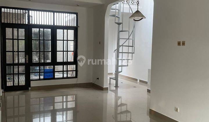 Rumah Disewakan 1 lantai Sia Huni di Sektor 5 Bintaro AY-14346 2