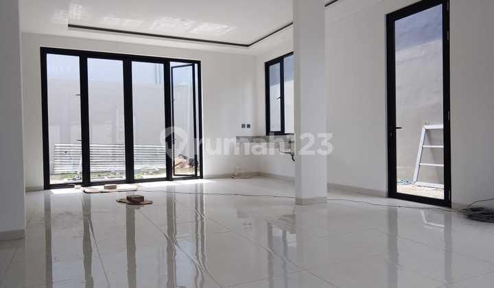 For rent: new nice house, Pondok Hijau, ready to occupy, in the city center, cheap. 1