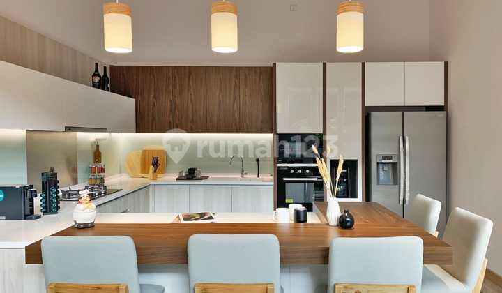 Dijual Rumah elegan margajaya timur cluster dekat cibolerang taman holis 2