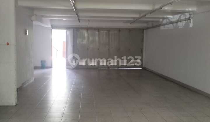 For Rent: Strategic 3-Story Commercial Space Ruko in Mekar Wangi, Rare Opportunity for Profit. 1