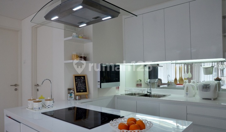 For rent, nice apartment in Lux Landmark Residence, furnished, cheap, ready to occupy, including IPL, city center.