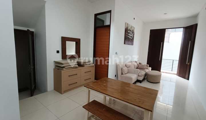 For Rent: Nice house in Setra Murni Setra Duta, furnished, ready to live in, good and cheap, in the city center.