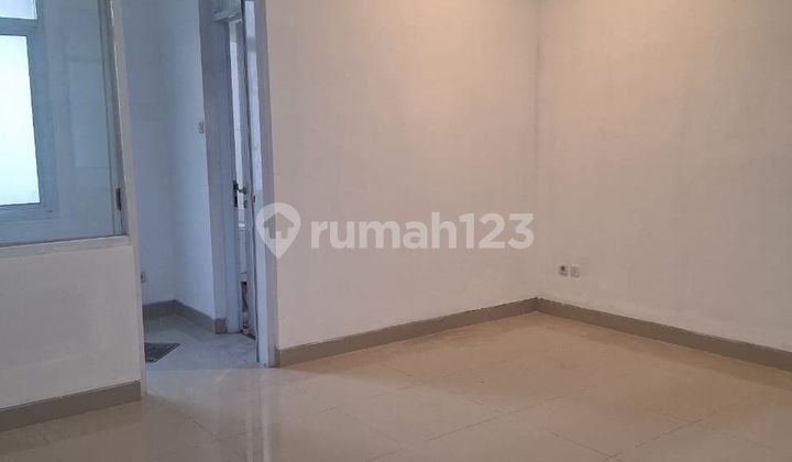 For Rent: Good Singgasana Main Road Shop House Ready to Use Strategic Clean 2
