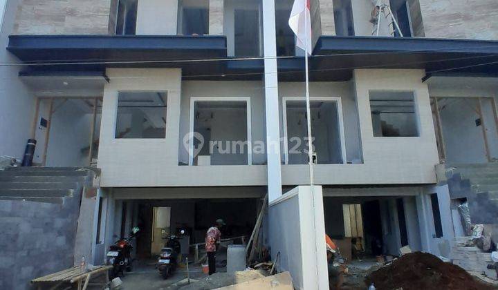 Rumah  3 Lantai Baru Di Jagakarsa Jakarta Selatan 2