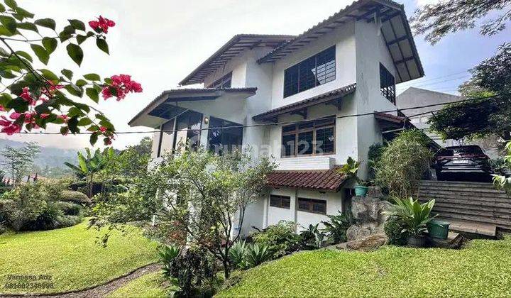 Rumah Asri Terawat di Kawasan Sejuk Cisitu Dago Bandung  2