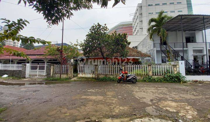 Rumah Lama Hitung Tanah di Area Gatot Subroto Bandung 2