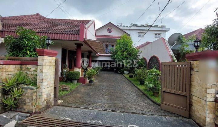 Rumah Asri Semi Furnished di Geger Kalong Bandung Utara 1