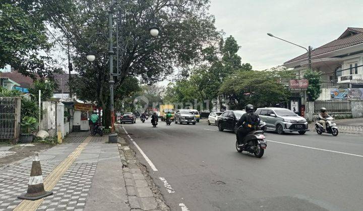 Rumah Lama Mainroad Jalan Riau Bandung Cocok Untuk Usaha 2