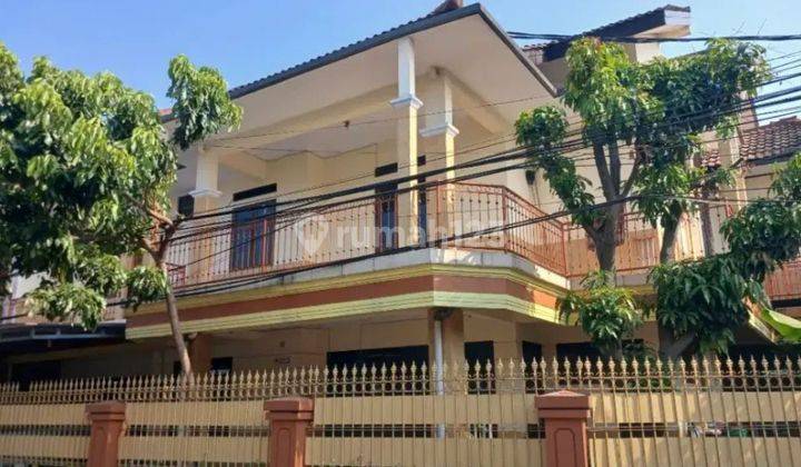 Rumah Hook Terawat Lokasi Strategis di Batununggal Bandung 2