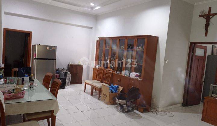 Rumah Terawat Pusat Kota Sayap Riau Dago Bandung 2