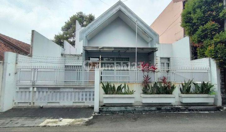 Rumah Bagus Terawat di Komplek Sukaluyu Cikutra Bandung  1