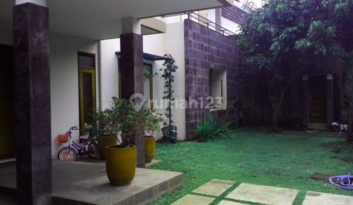 Rumah Semi Furnished Lingkungan Asri di Cigadung Bandung Utara 1