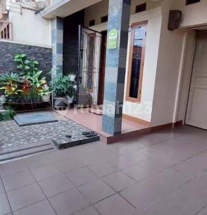 Rumah 2 Lantai Bagus SHM di Turangga, Bandung 1