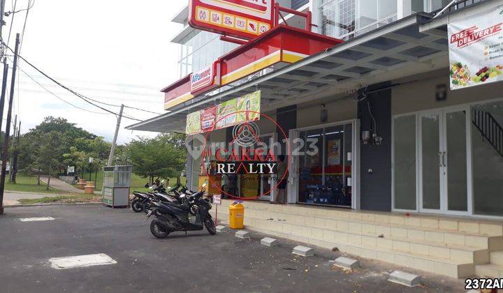 Ruko Dua Lantai Pinggir Jalan di Sebelah Taman Komersil 2372am 2