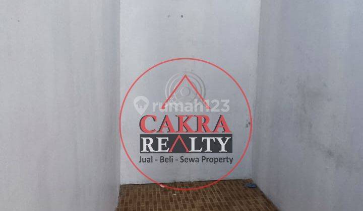 Ruko Dua Lantai di Pinggir Jalan Siap Pakai Harga Terjangkau 10
