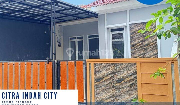 Rumah Dengan Tema Klasik Yang Elegan 2770en 1