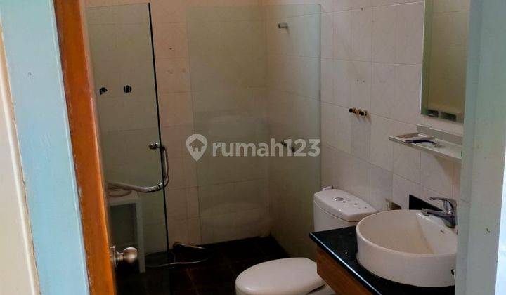 Rumah Bagus Lingkungan Tenang SHM di Tanah Mas, Semarang 8