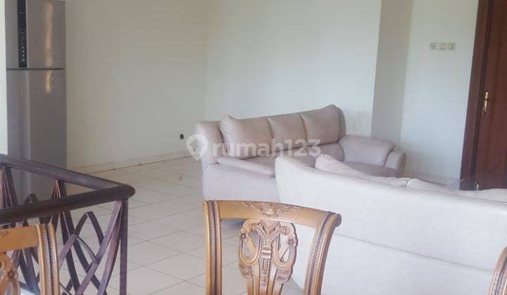 Rumah 2 Lantai Bagus SHM di Graha Candi Golf, Semarang 7