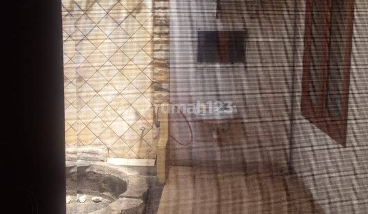 Rumah 2 Lantai Bagus SHM di Graha Candi Golf, Semarang 12