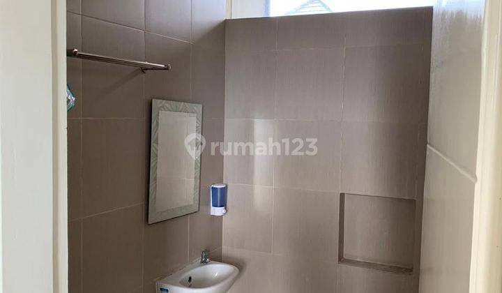 Rumah 2 Lantai Bagus Semi Furnished SHM di Citra Grand, Semarang 10