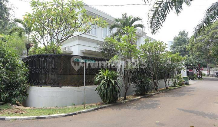 Rumah Luas 587 Jl. Dukuh Patra, Jakarta Selatan 2