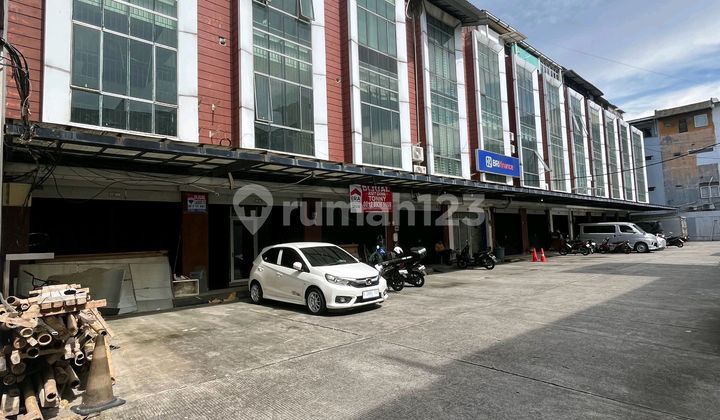 Ruko 3 Lantai Komersil Harga Murah