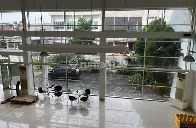 Dijual Gedung Di Jalan Jatinegara Barat Ex Showeroom Mobil 2