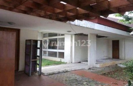 Rumah Lama Kawasan Strategis di Patra Kuningan, Jakarta Selatan 2