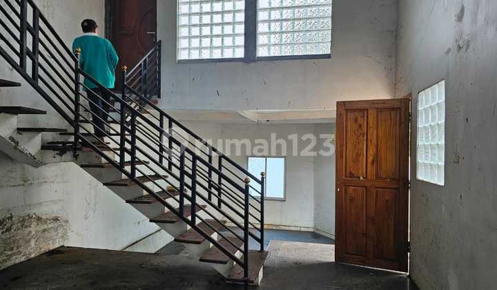 Rumah Type Bergaya Tropis lokasi sangat strategis dekat akses Tol 2