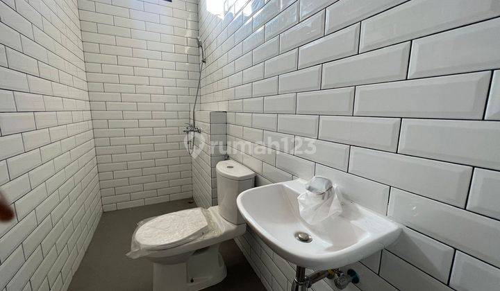 Rumah baru modern minimalis di BSD Griya loka siap huni  10