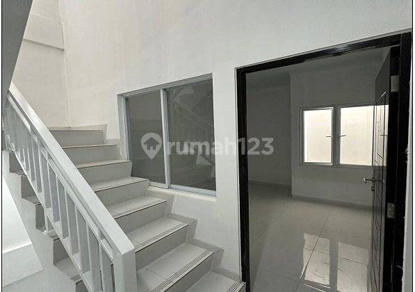 Dijual Rumah 3 Lantai Bagus Unfurnished di Tanjung Duren Selatan  2