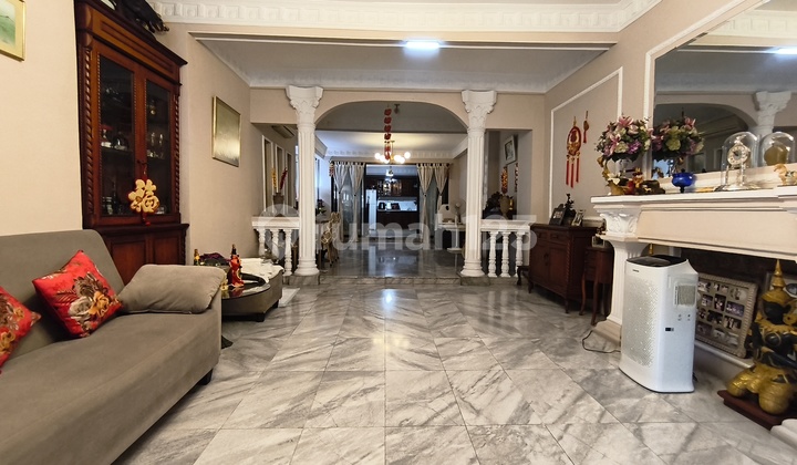 Rumah di Mk Blok 8, Luas 200M²