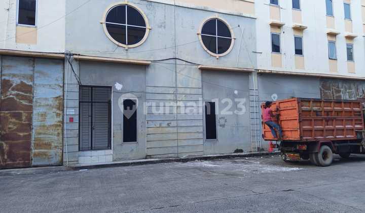 Tandem Warehouse in Elang Laut Phase 3, Area 460M²