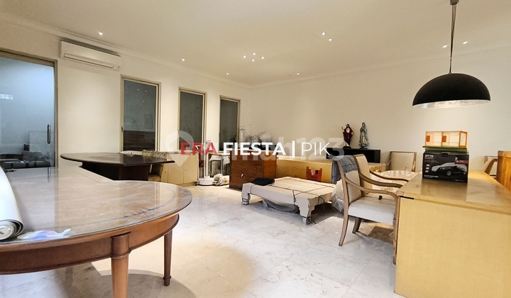 Rumah Di Mega Kebon Jeruk, 208meter Rumah Di Mega Kebon Jeruk, 208meter