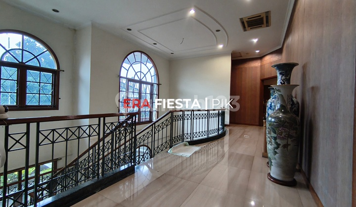 Rumah Di Kedoya Baru, Hadap Timur