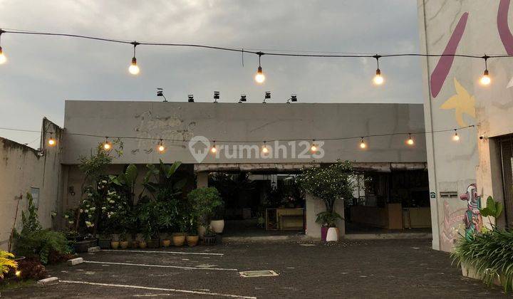 Gedung 4 Lantai Bekas Resto di Rungkut Industri Kidul 1