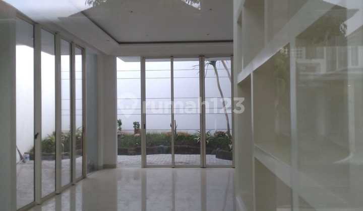 Minimalis Siap Huni AC 5 Unit Rumah Pakuwon Indah Lariz Ville Minimalis Siap Huni AC 5 Unit Rumah Pakuwon Indah Lariz Ville