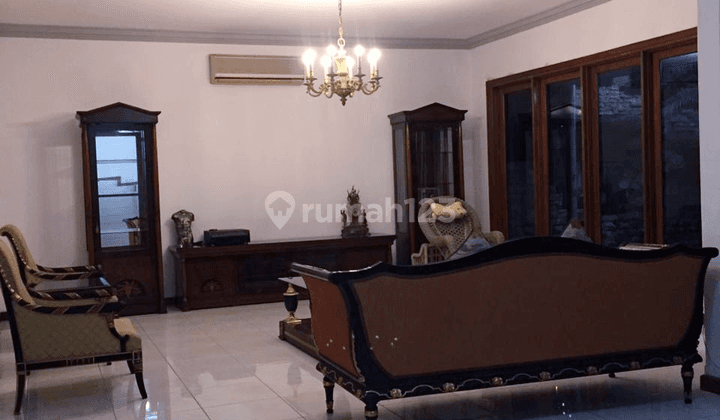 Full Furnish Kawasan Elit Rumah Graha Family Selatan V 11