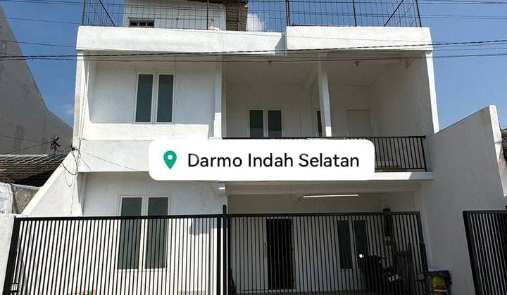 Bangunan 2.5 Lantai Minimalis Rumah Darmo Indah Selatan 1