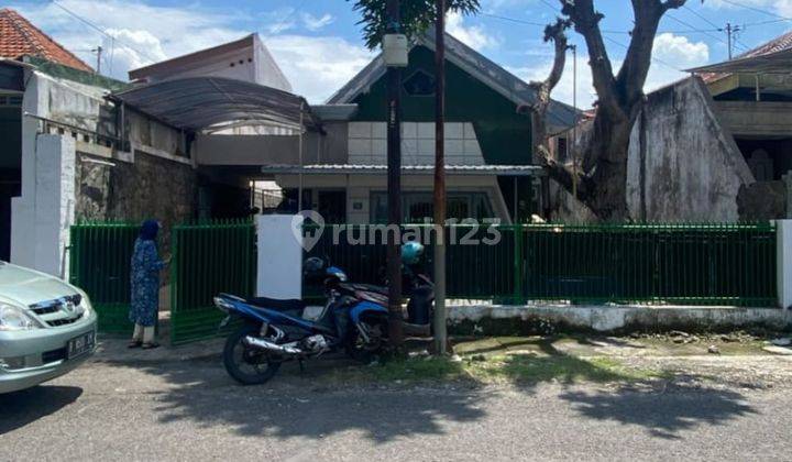 Semi Komersil Rumah Selangkah Dari Raya Pucang Anom Timur 1