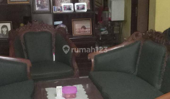 Adem Hadap Selatan Rumah 2 Lt di Griya Kebraon Tengah Surabaya 1