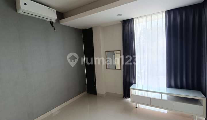 Rumah The Mansion Pakuwon Indah 2 Lantai Minimalis Semi Furnish 2