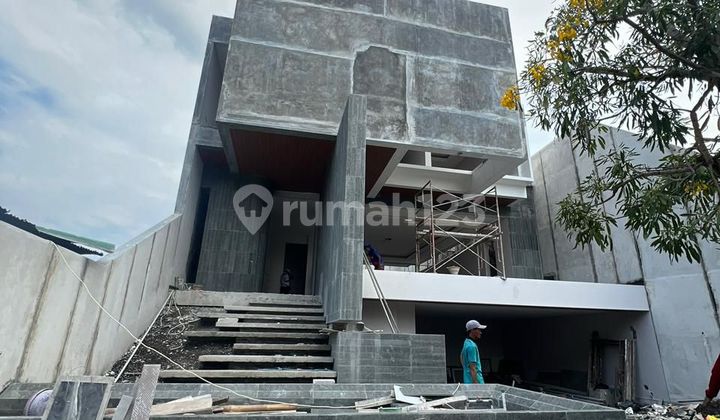 New Gress Ciamik West Surabaya House in Citraland Raffles Garden