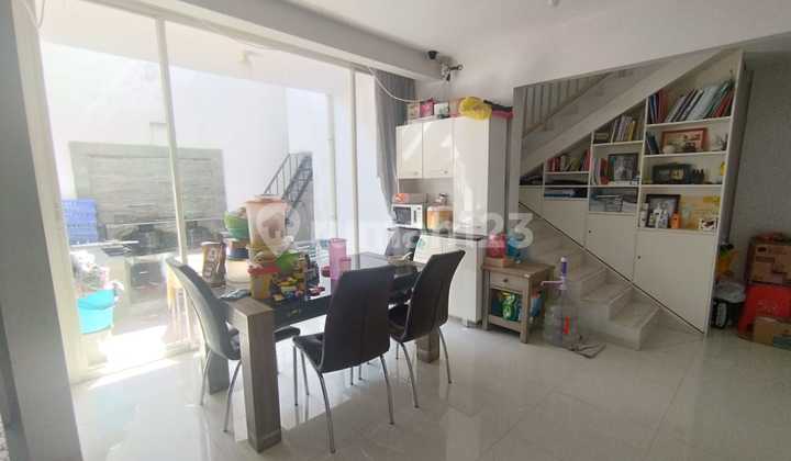 Well Maintained House in Manyar Tirtomoyo - Just Negotiate 2