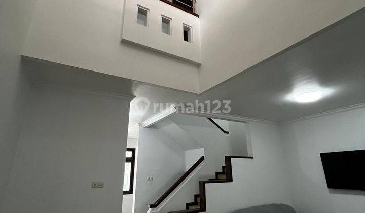 Baru Renov Furnished Rumah Graha Family, Surabaya Barat  2