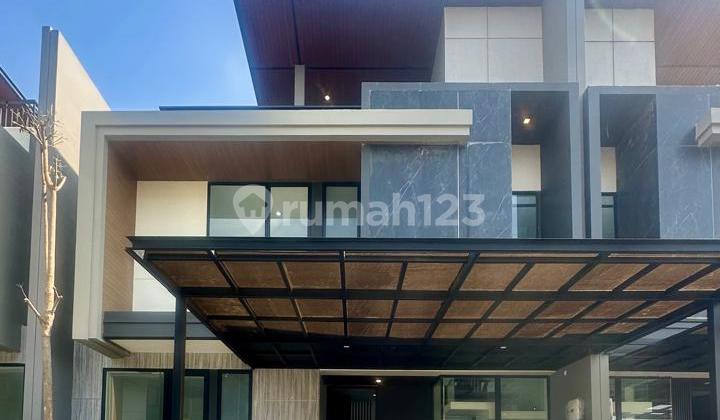 2,5 Lantai Kosongan Rumah District 9 Tipe Claymore di Citraland, Minimalis 1